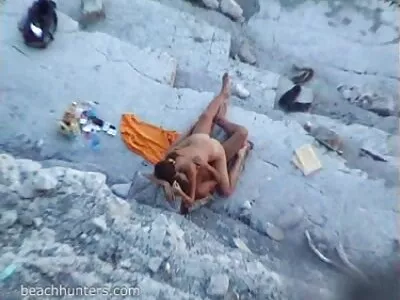 குயின் வைல்ட் தனது பிஸ்டி நண்பருடன் BF இன் டிக் பகிர்ந்து கொள்கிறார்