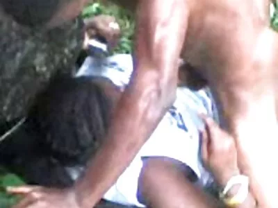 கெய்ரன் லீ அட்ரியானா செச்சிக்கை புணர்கிறார்