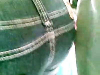 ஈவா ஒரு சார்பு போல ஆழமாக துடிக்கிறார்